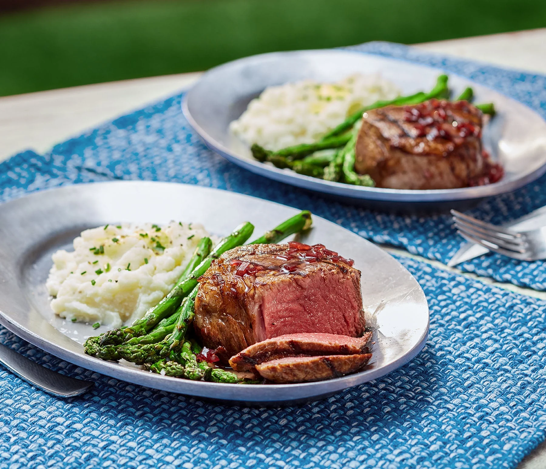 Grilling filet mignon