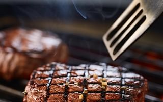 What is the optimal method for barbecuing filet mignon?